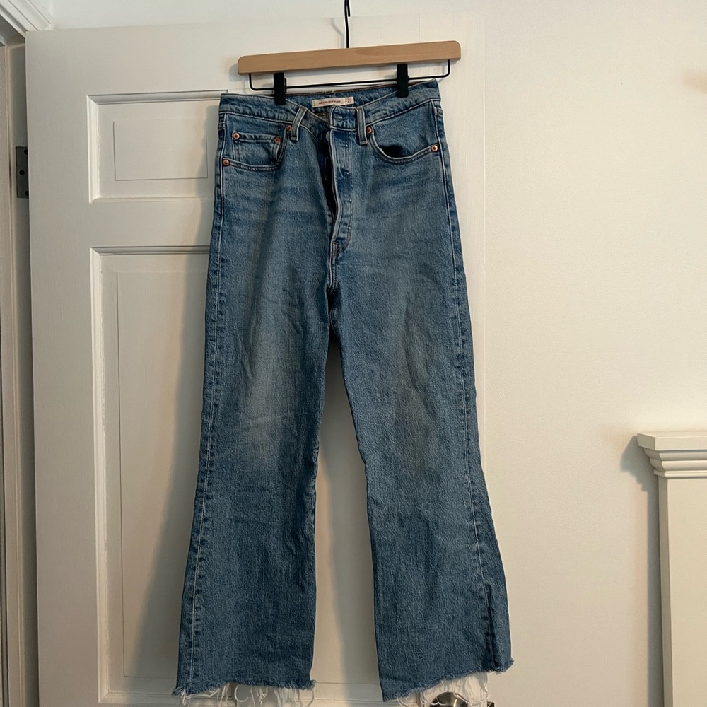 Levi’s high rise ribcage crop flare jeans